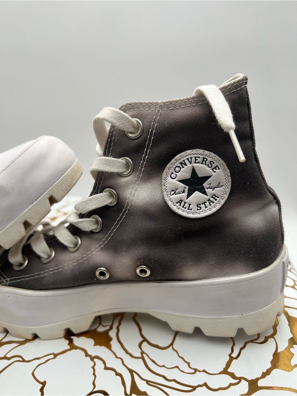 Converse Chuck Taylor All Star Lugged high-top sneakers size 6